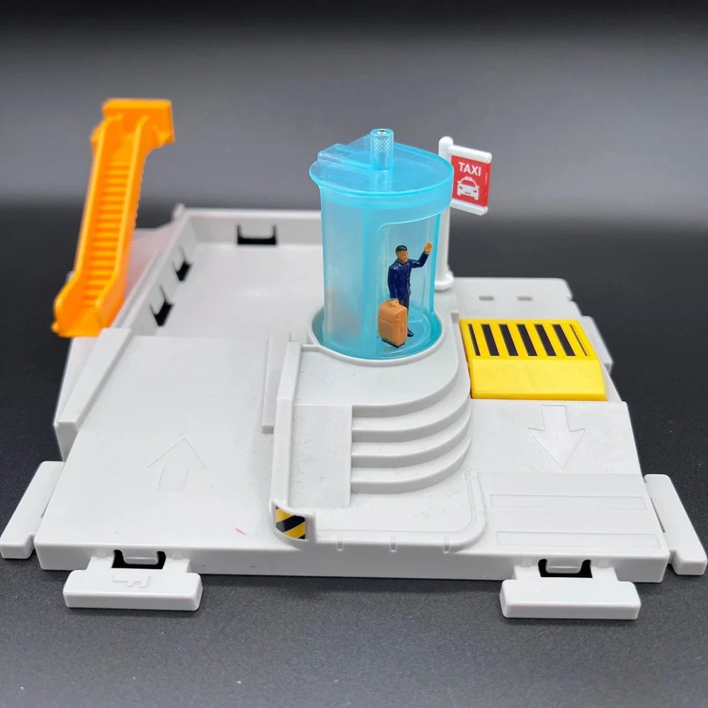 Matchbox Transportation Center Action System Elevator Taxi Stand airport set